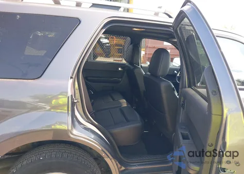 2010 Ford Escape Limited z USA, uszkodzony, nr VIN 1FMCU9EG4AKA04940